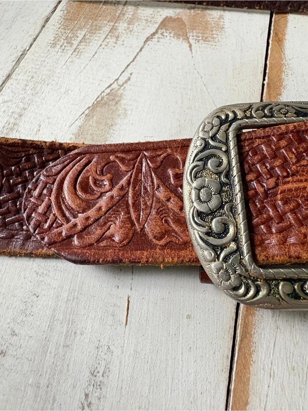 Vintage western top grain leather belt tooled made in Mexico silver buckle sz 44